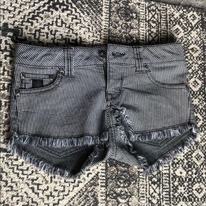Harley Davidson super short black & white shorts